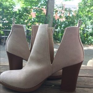 Block heel split booties